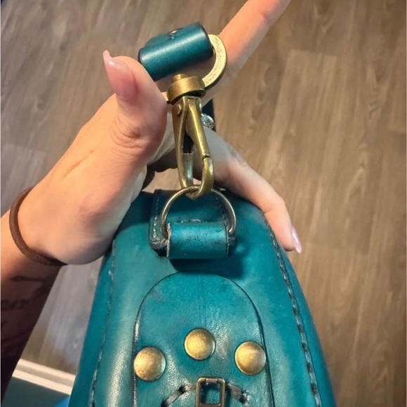 Gorgeous Peacock Blue/Green Leather Purse - Picture 4 of 5